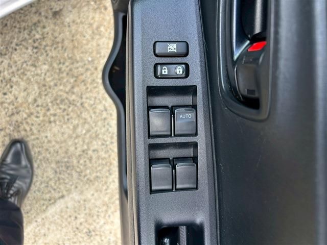 TOYOTA VITZ 2014 Image 31