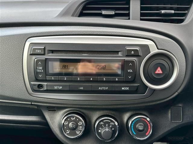 TOYOTA VITZ 2014 Image 31