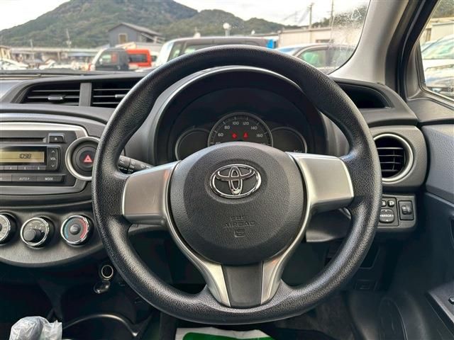 TOYOTA VITZ 2014 Image 31