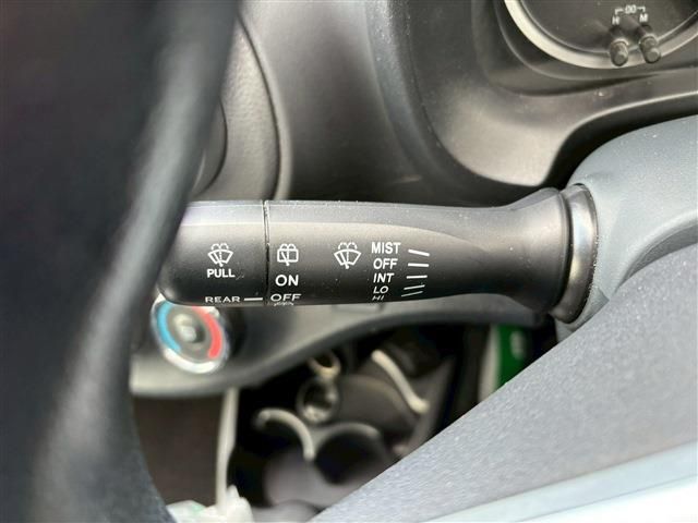 TOYOTA VITZ 2014 Image 31