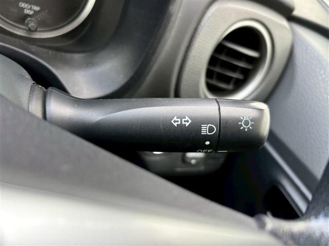 TOYOTA VITZ 2014 Image 31