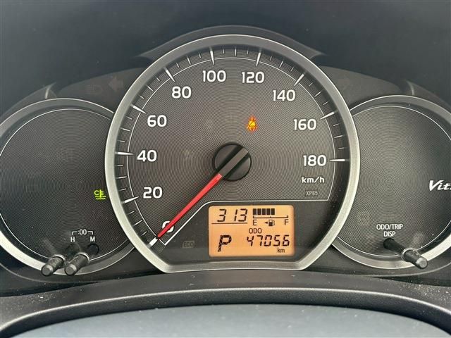 TOYOTA VITZ 2014 Image 31