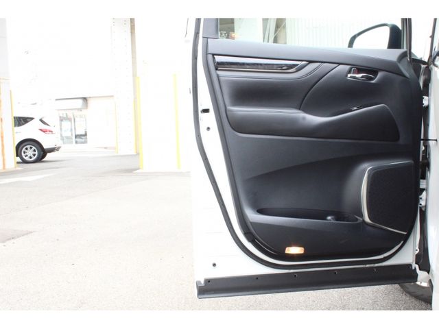 TOYOTA ALPHARD HYBRID 4WD 2020 Image 31