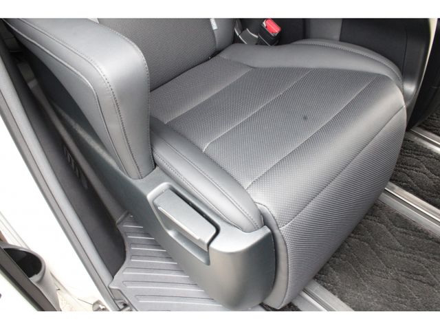 TOYOTA ALPHARD HYBRID 4WD 2020 Image 31