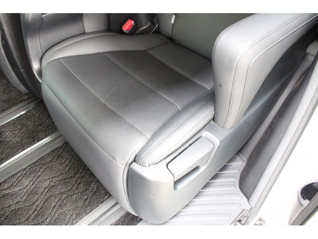 TOYOTA ALPHARD HYBRID 4WD 2020 Image 31