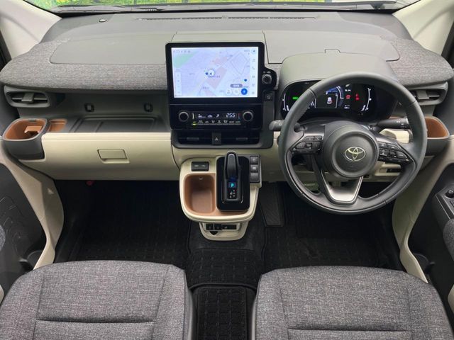 TOYOTA SIENTA HYBRID 2023 Image 31