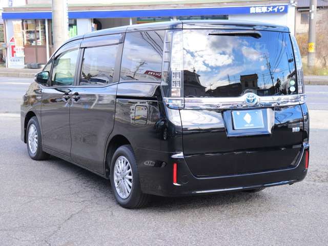 TOYOTA VOXY HYBRID 2014 Image 31