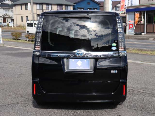 TOYOTA VOXY HYBRID 2014 Image 31