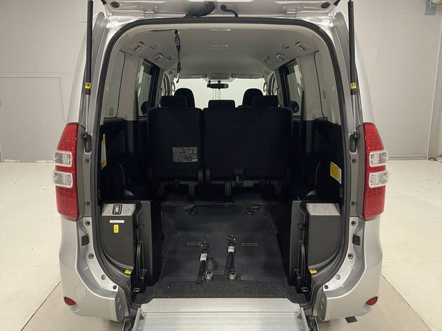 TOYOTA NOAH 2013 Image 31