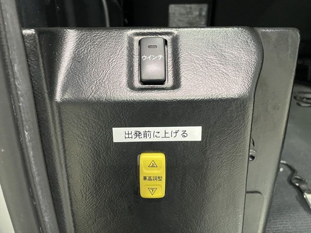 TOYOTA NOAH 2013 Image 31