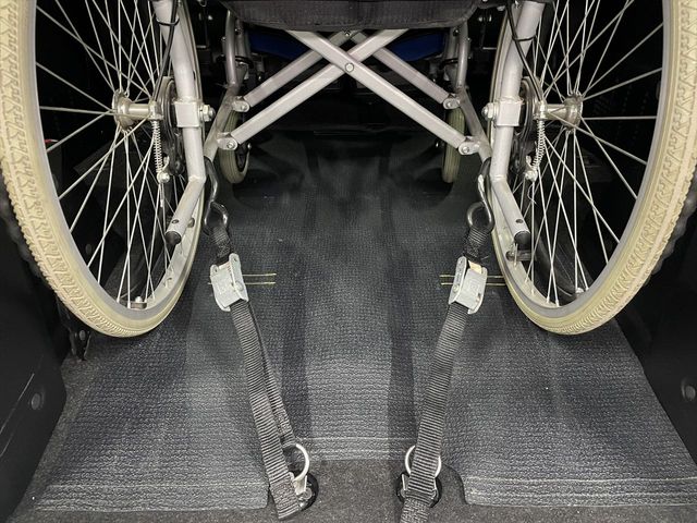 TOYOTA NOAH 2013 Image 31