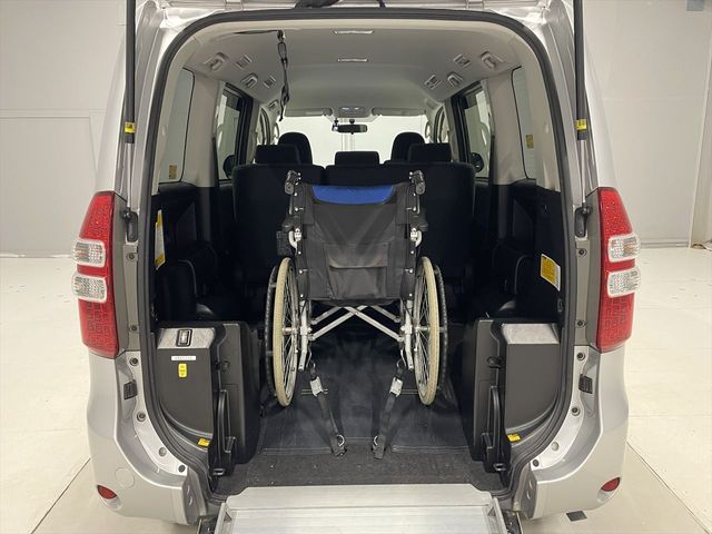 TOYOTA NOAH 2013 Image 31