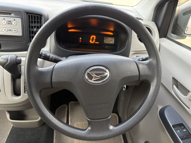 DAIHATSU MIRA E:S 4WD 2013 Image 31