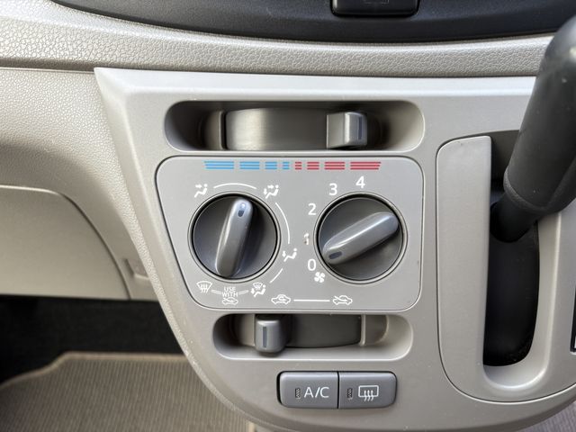 DAIHATSU MIRA E:S 4WD 2013 Image 31