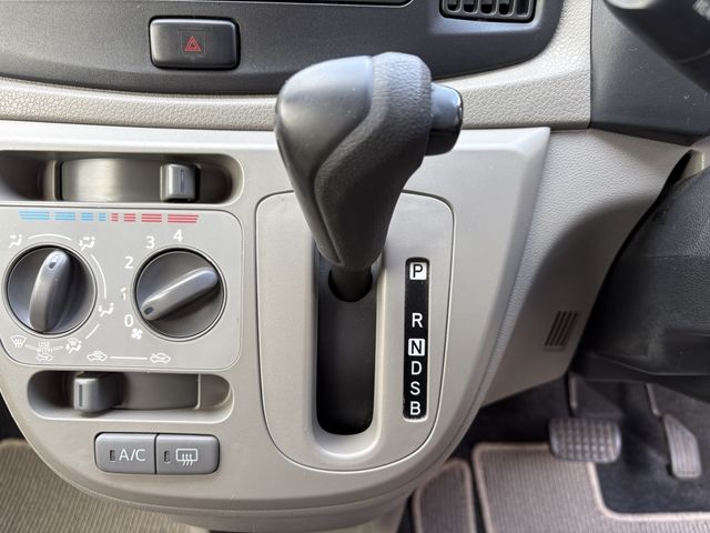 DAIHATSU MIRA E:S 4WD 2013 Image 31