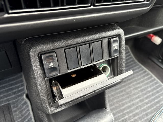 VOLKSWAGEN GOLF 1991 Image 31