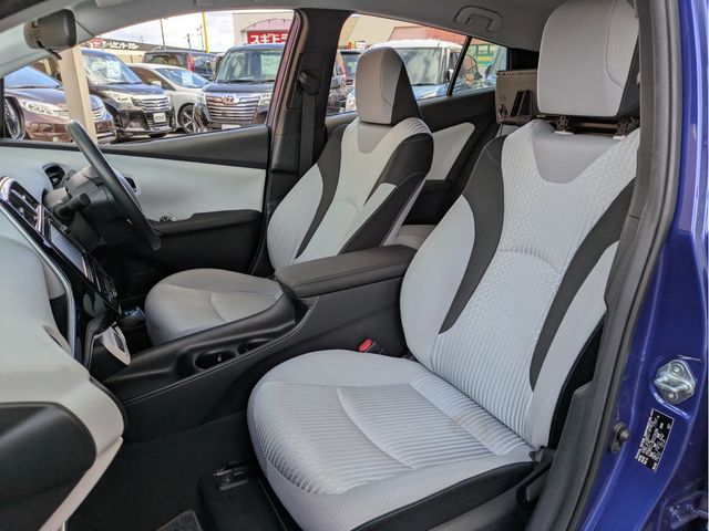 TOYOTA PRIUS 2015 Image 31