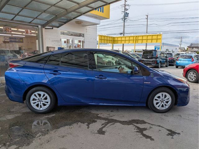 TOYOTA PRIUS 2015 Image 31
