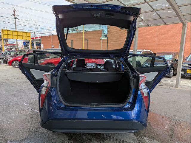 TOYOTA PRIUS 2015 Image 31