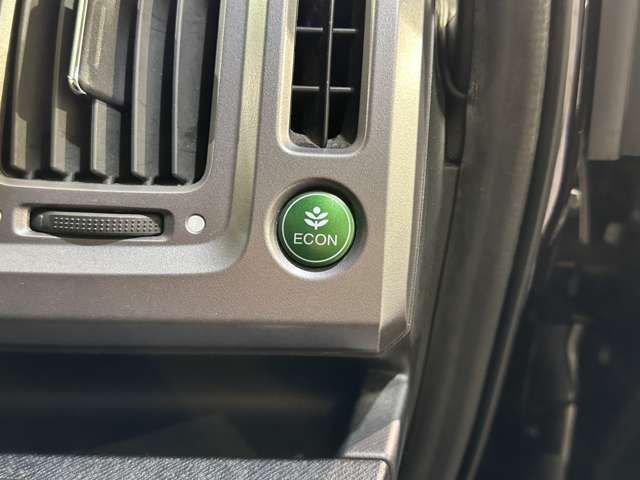 HONDA STEPWAGON SPADA 2013 Image 31