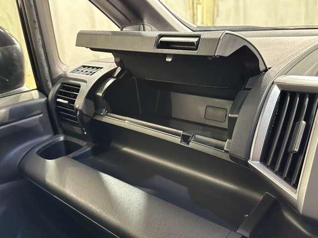 HONDA STEPWAGON SPADA 2013 Image 31