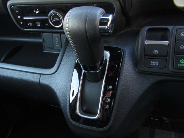 HONDA N BOX CUSTOM 2022 Image 31