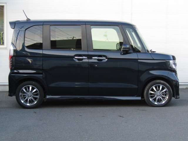 HONDA N BOX CUSTOM 2022 Image 31