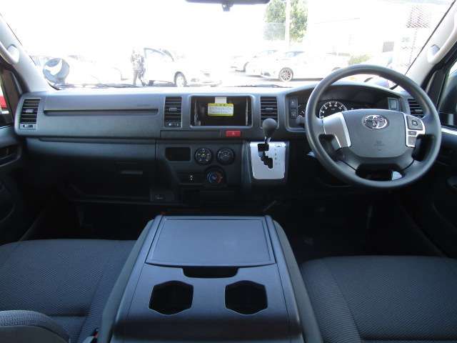 TOYOTA HIACE VAN 2WD 2025 Image 31