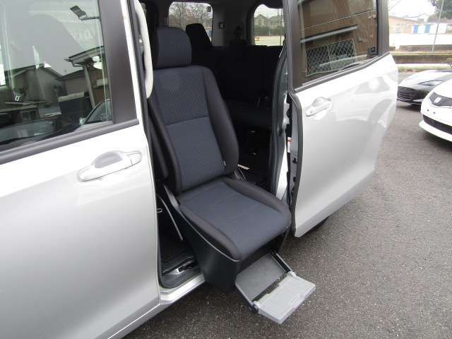 TOYOTA VOXY 2019 Image 31