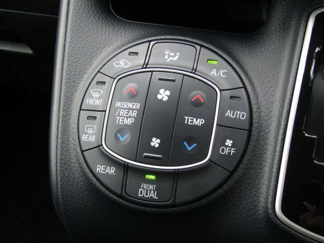 TOYOTA VOXY 2019 Image 31