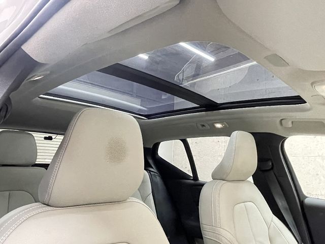 VOLVO XC40 2023 Image 31