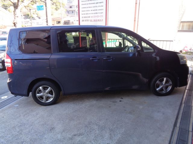 TOYOTA NOAH 2011 Image 31