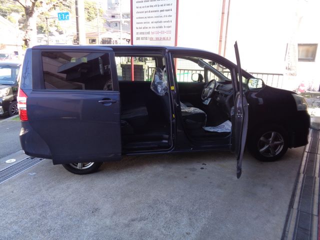 TOYOTA NOAH 2011 Image 31