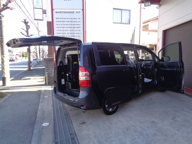 TOYOTA NOAH 2011 Image 31