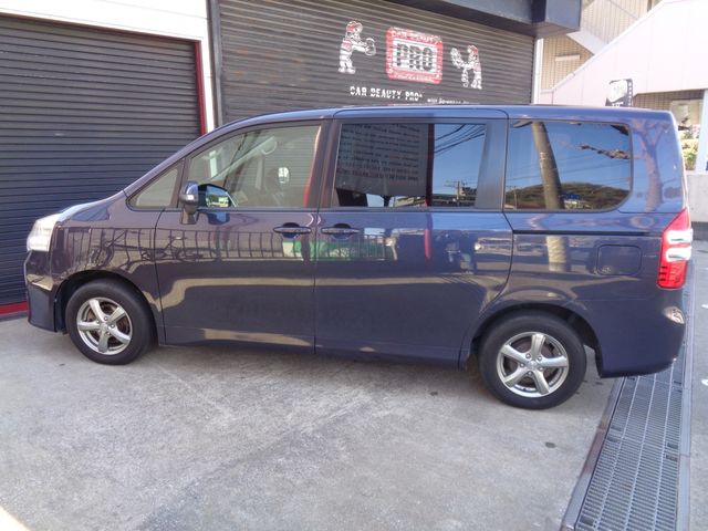 TOYOTA NOAH 2011 Image 31