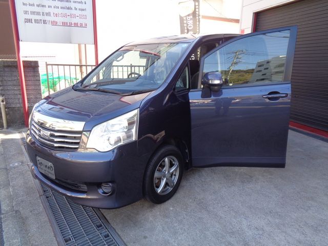 TOYOTA NOAH 2011 Image 31