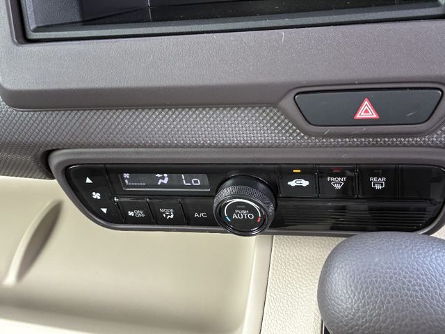 HONDA N BOX 2020 Image 31