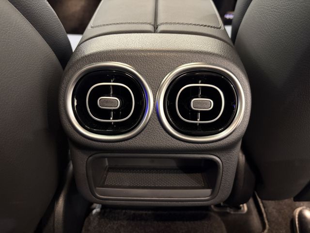 MERCEDES BENZ GLC CL 2025 Image 31