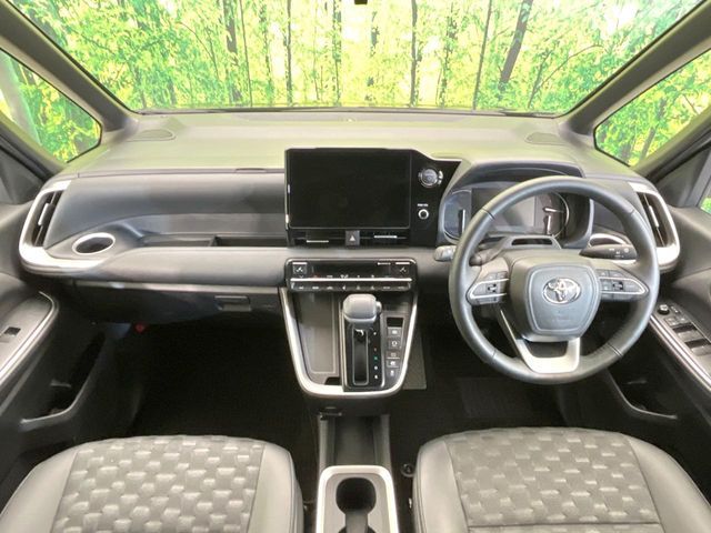 TOYOTA VOXY HYBRID 2024 Image 31