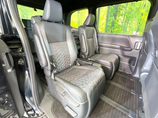 TOYOTA VOXY HYBRID 2024 Image 31