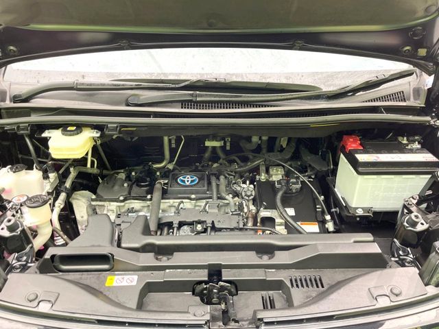 TOYOTA VOXY HYBRID 2024 Image 31