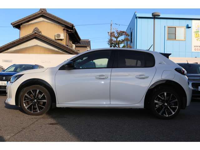 PEUGEOT 208 2021 Image 31