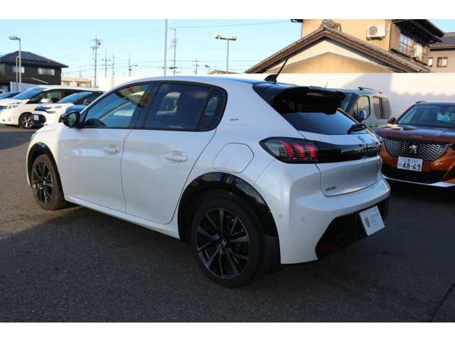 PEUGEOT 208 2021 Image 31