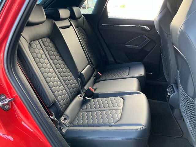 AUDI RS Q3 2021 Image 31