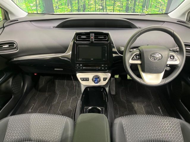 TOYOTA PRIUS 2018 Image 31