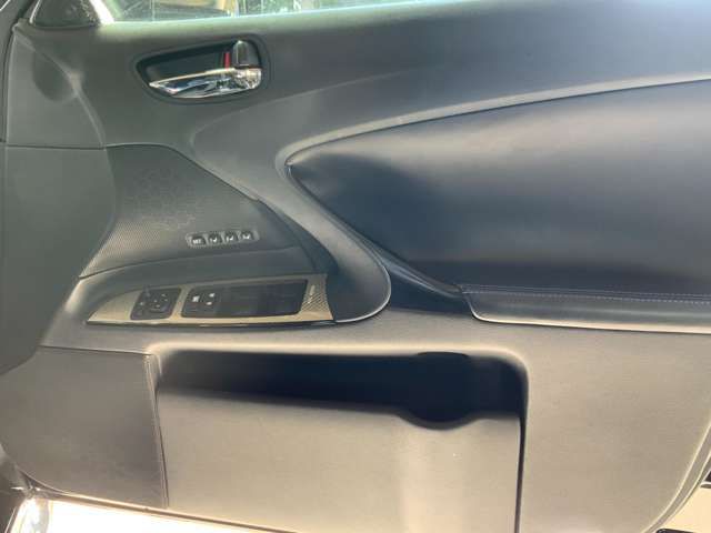 TOYOTA LEXUS IS F 2011 Image 31