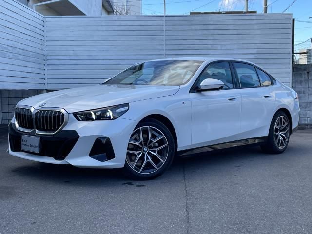 BMW 5SERIES SEDAN 2024 Image 31