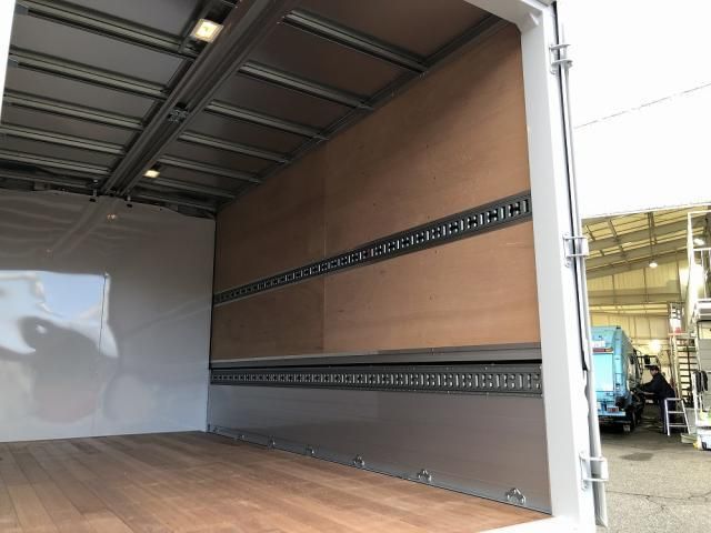 MITSUBISHI CANTER 2024 Image 31