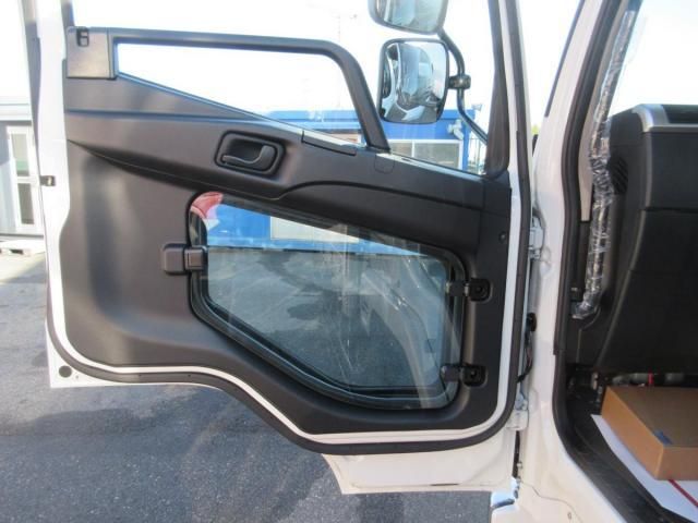 MITSUBISHI FUSOU FIGHTER 2025 Image 31