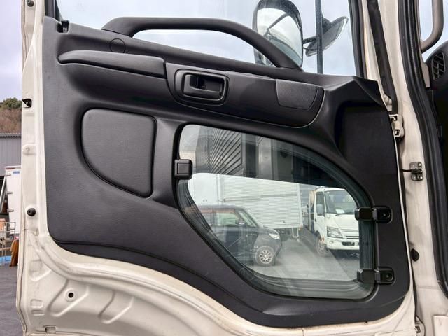 HINO PROFIA 2017 Image 31